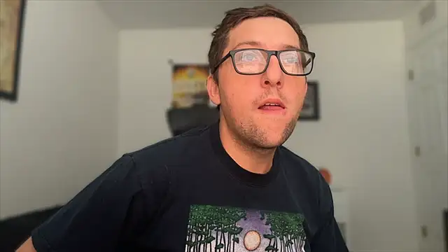 Snapshot of Milflover96 chatting on 11.29.25 Milflover96 online show from 11.29.25