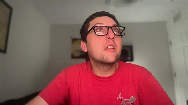 Snapshot of Milflover96 chatting on 12.02.25 Milflover96 online show from 12.02.25