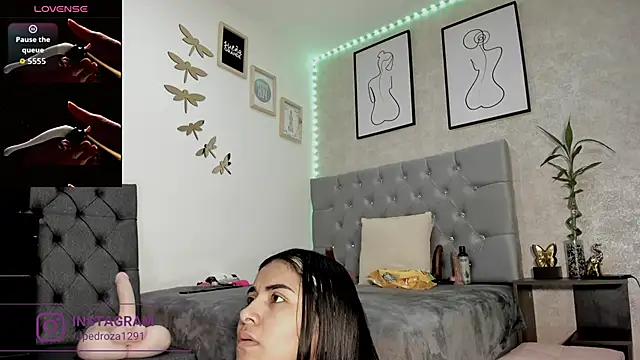 crystal beennz online show from 12.01.25