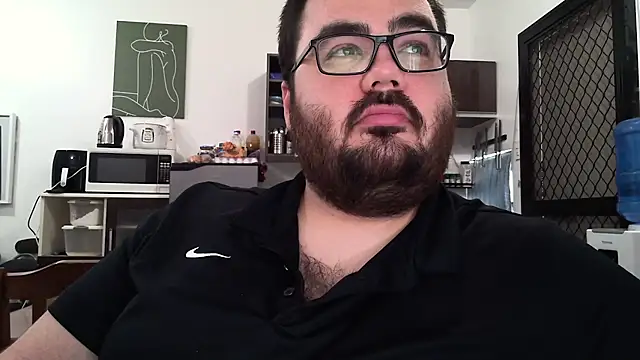 Snapshot of alexxxbear chatting on 02.11.25 alexxxbear online show from 02.11.25