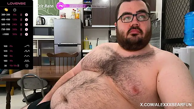 Snapshot of alexxxbear chatting on 09.18.25 alexxxbear online show from 09.18.25