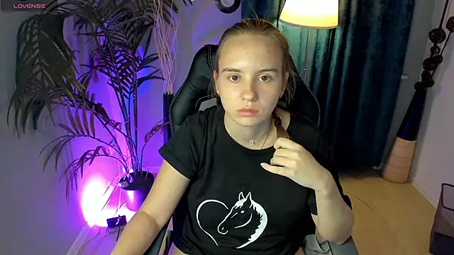 Lika 0ne online show from 10.04.25