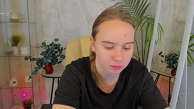 Snapshot of Lika_0ne chatting on 02.18.26 Lika 0ne online show from 02.18.26