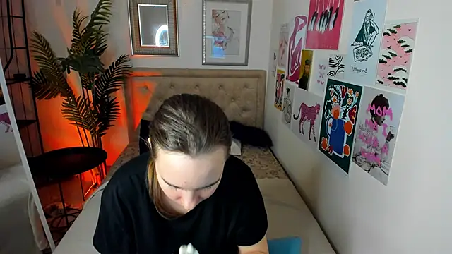 Snapshot of Lika_0ne chatting on 02.21.26 Lika 0ne online show from 02.21.26