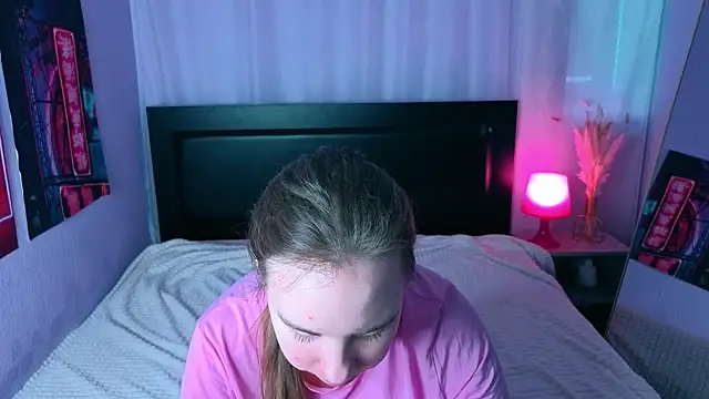 Snapshot of Lika_0ne chatting on 04.07.26 Lika 0ne online show from 04.07.26