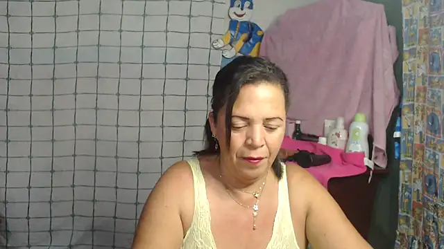 Snapshot of alina_maturehot chatting on 03.06.25 alina maturehot online show from 03.06.25