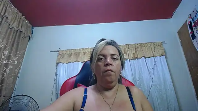 Snapshot of alina_maturehot chatting on 09.23.25 alina maturehot online show from 09.23.25