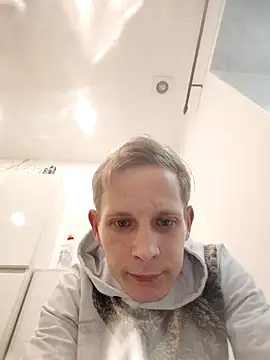 Kamilll94xh online show from 11.16.25