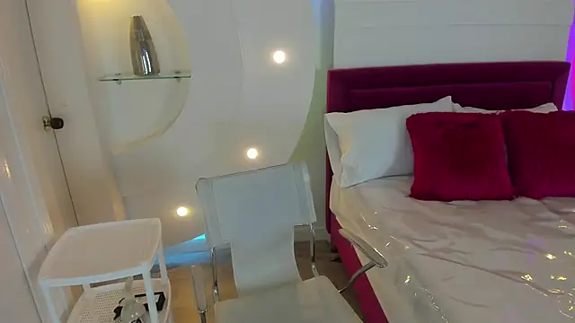 isolari  online show from 02.10.25