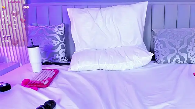 isolari  online show from 03.23.25