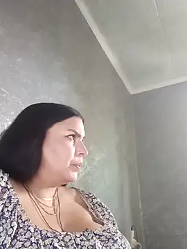 Snapshot of Greta_Tamar chatting on 09.28.25 Greta Tamar online show from 09.28.25