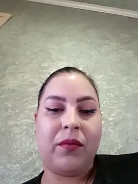 Snapshot of Greta_Tamar chatting on 10.14.25 Greta Tamar online show from 10.14.25