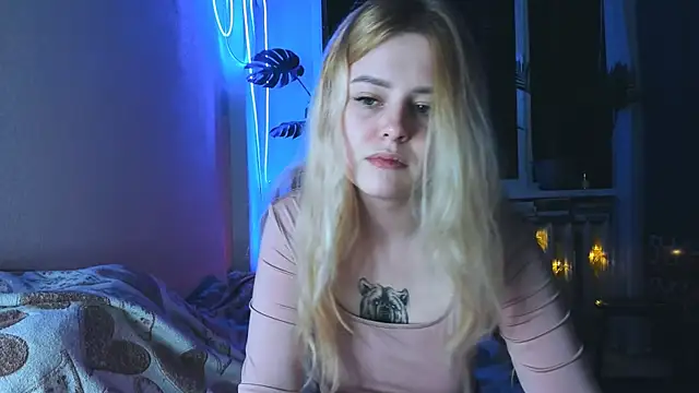 Alexa Pirs online show from 02.17.25