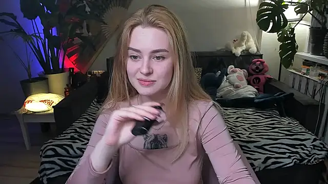 Alexa Pirs online show from 03.17.26