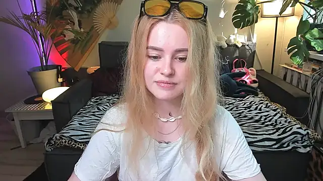 Alexa Pirs online show from 05.25.26