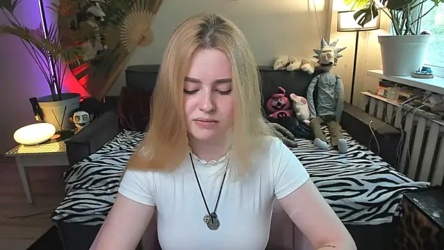 Snapshot of Alexa_Pirs chatting on 06.18.26 Alexa Pirs online show from 06.18.26