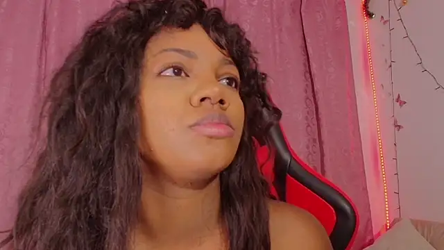 Daphnewalker   online show from 12.17.25