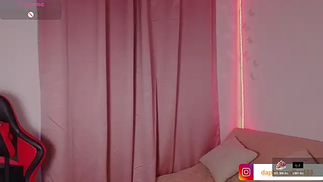 Daphnewalker   online show from 03.13.26