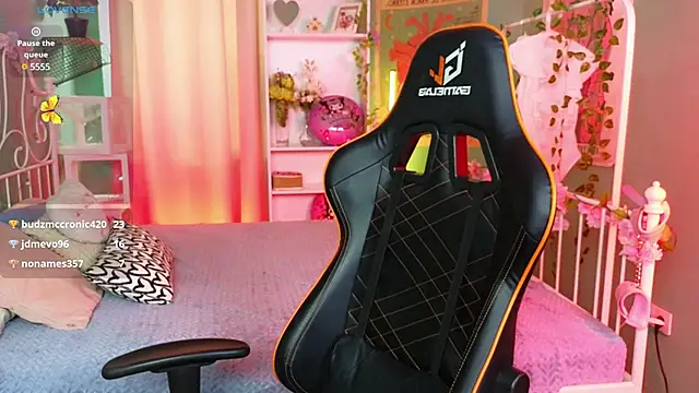 MizukiNoYoru online show from 03.10.25