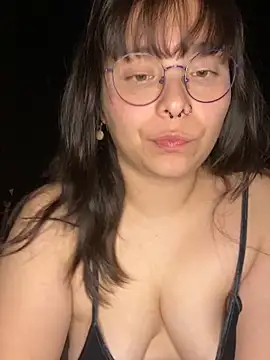 Snapshot of Solo_yoss chatting on 10.19.25 Solo yoss online show from 10.19.25