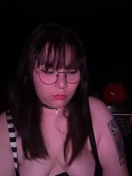 Snapshot of Solo_yoss chatting on 10.30.25 Solo yoss online show from 10.30.25