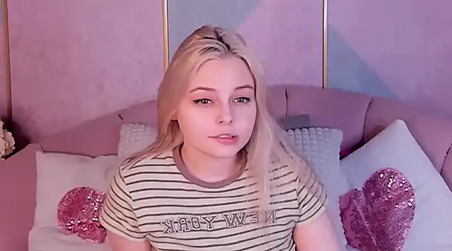 Snapshot of CLAIRE_VOGT chatting on 02.27.25 CLAIRE VOGT online show from 02.27.25