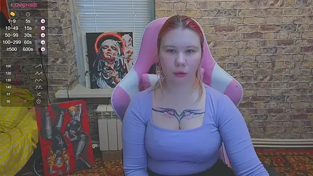 Little kitsune1707 online show from 11.22.25