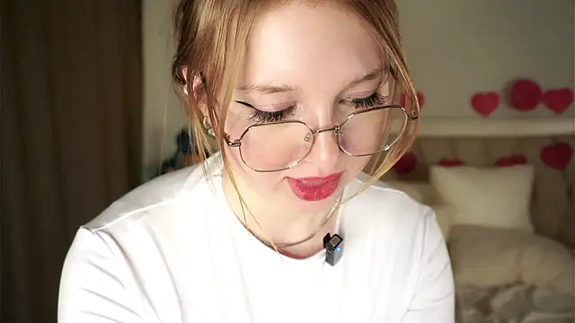 Snapshot of EdlaHames chatting on 02.17.25 EdlaHames online show from 02.17.25