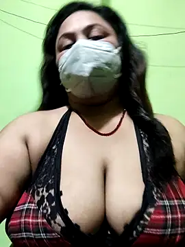 Snapshot of rani130 chatting on 02.18.25 rani130 online show from 02.18.25