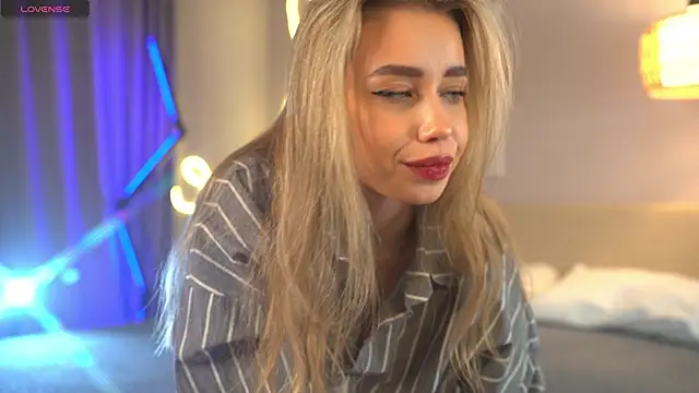  Spring Day  online show from 11.29.25