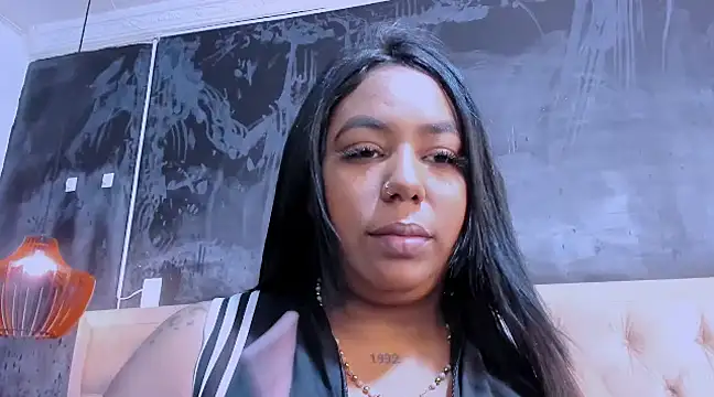 emma purple  online show from 03.04.25