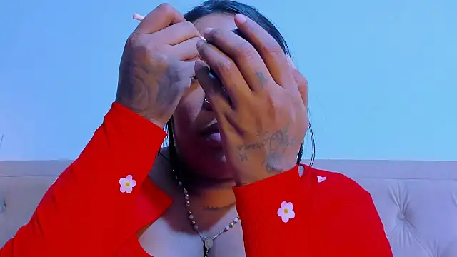 emma purple  online show from 03.17.25