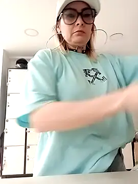 CandieGilson   online show from 10.13.25