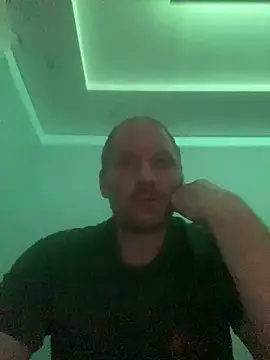 Krzysiekg123 online show from 11.14.25