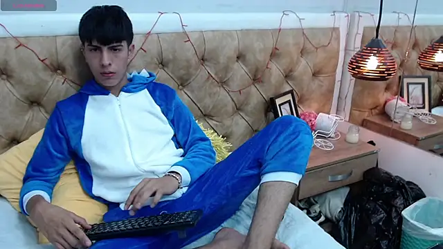 Estiv18  online show from 03.12.25