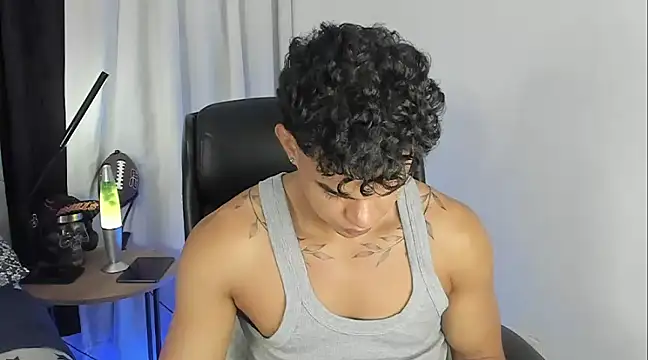 Snapshot of samm_sv chatting on 02.12.25 samm sv online show from 02.12.25