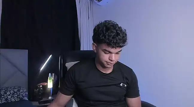 Snapshot of samm_sv chatting on 02.15.25 samm sv online show from 02.15.25