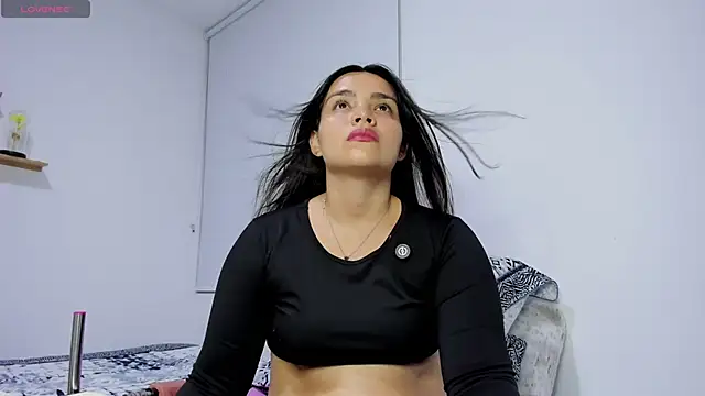 Snapshot of sarita_bigbooty_ chatting on 02.15.26 sarita bigbooty online show from 02.15.26