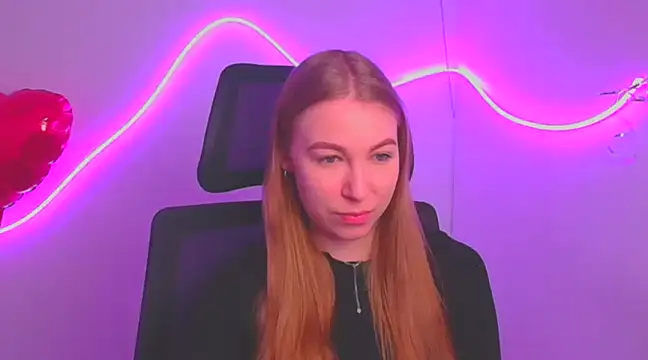 Snapshot of Dana_flowers chatting on 03.11.25 Dana flowers online show from 03.11.25