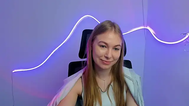 Snapshot of Dana_flowers chatting on 03.21.25 Dana flowers online show from 03.21.25