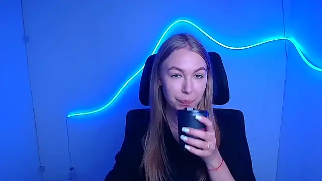 Snapshot of Dana_flowers chatting on 09.10.25 Dana flowers online show from 09.10.25