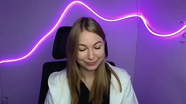 Snapshot of Dana_flowers chatting on 10.02.25 Dana flowers online show from 10.02.25