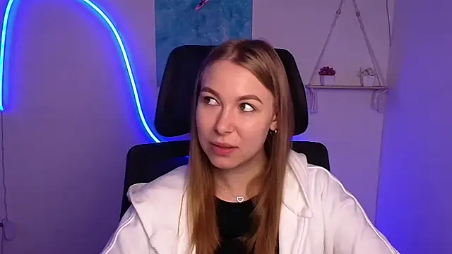 Snapshot of Dana_flowers chatting on 10.20.25 Dana flowers online show from 10.20.25