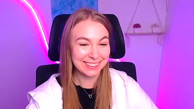 Snapshot of Dana_flowers chatting on 11.16.25 Dana flowers online show from 11.16.25