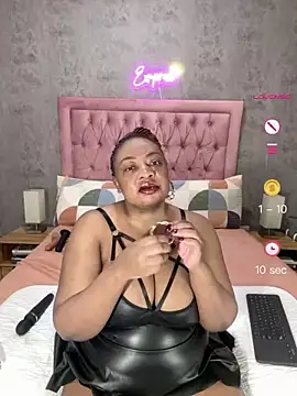 Snapshot of VixenRoyaleX chatting on 06.20.26 VixenRoyaleX online show from 06.20.26