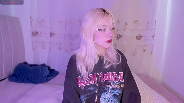 purplelilith3 online show from 04.19.26