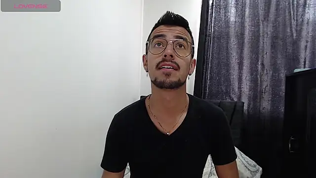 Snapshot of Demian_val chatting on 03.03.25 Demian val online show from 03.03.25