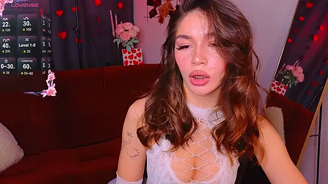 Snapshot of Caroline__Brown chatting on 02.19.25 Caroline Brown online show from 02.19.25