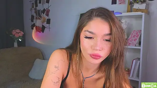 Snapshot of Caroline__Brown chatting on 10.03.25 Caroline Brown online show from 10.03.25