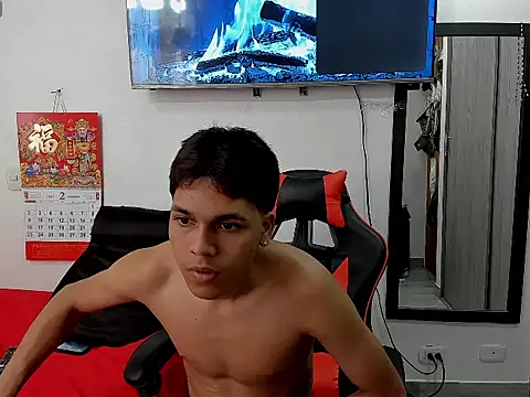 Snapshot of David_Gil19 chatting on 02.15.25 David Gil19 online show from 02.15.25